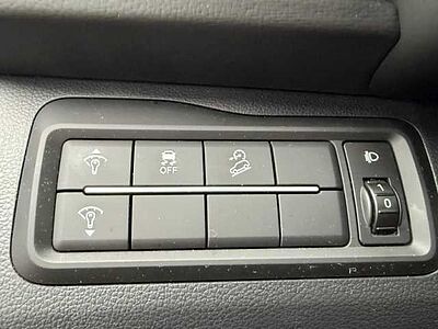 KGM Tivoli 6MT 2WD+Navi+Kamera+Sitzhzg.+Lichtauto.