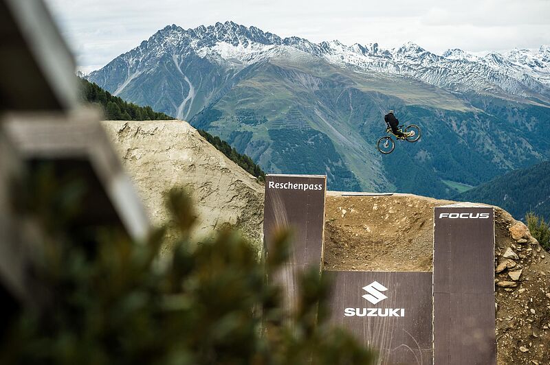 "Suzuki Nine Knights Mountainbike" erobert den Reschenpass